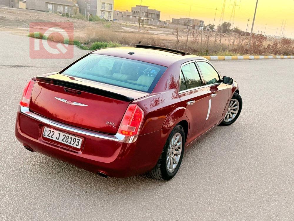 کرایسلەر 300